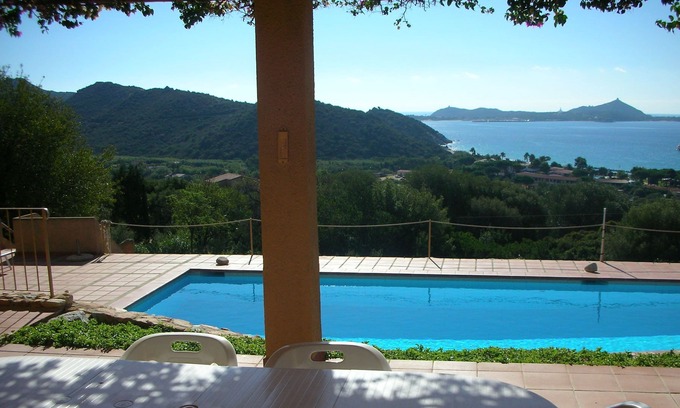 Villaggio Mandorli Villa | Villasimius con vistas al mar, 9 personas con piscina privada, aire acondicionado y Wi-Fi