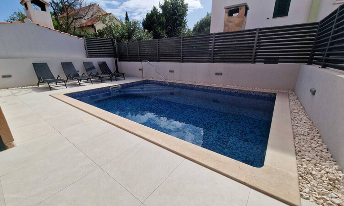 Businci Villa | VillaTango