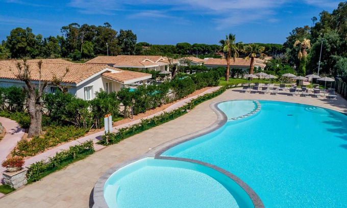 Cardedu Casa | Villa a estrenar en residencia en el mar Piscina Aire acondicionado