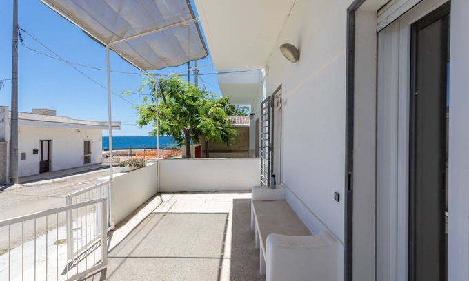 Posto Rosso Villa | Villetta Mary al mare, by Apulia Home