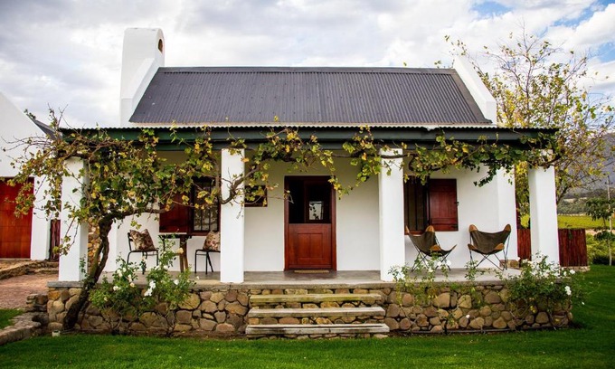 Drakenstein Casa | Vineyard Cottage at Bosman Wines