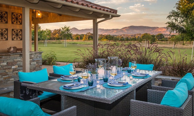 Santa Ynez Casa | Retiro de viñedos: 10 acres, vistas increíbles con cancha de tenis privada en Santa Ynez
