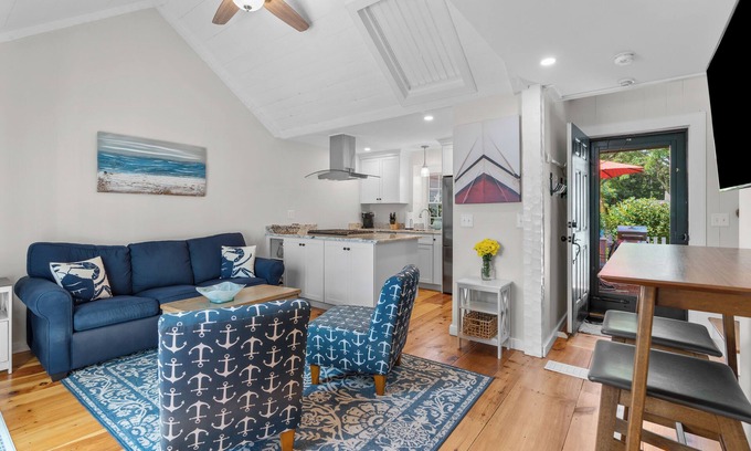 Mashpee Casa | Vineyard Sound Retreat Sleeps 6!