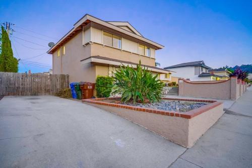Hacienda Heights Casa | Vintage 6B 3BA Home Pool Hot Tub & Basketball Net