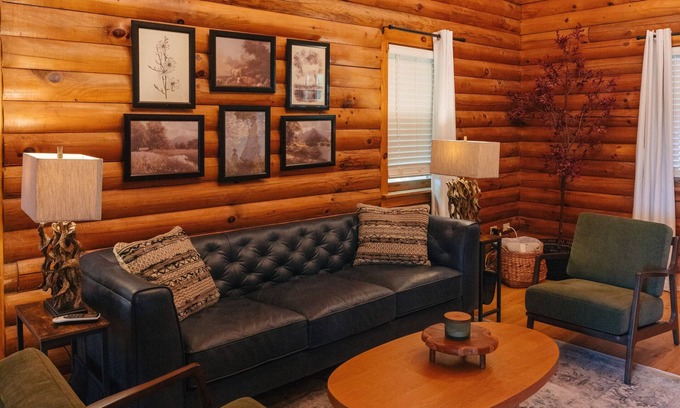 Weaverville Cabina | Vintage Cabin with Enchanted Backyard & Mountain Views , just 15 min from Asheville