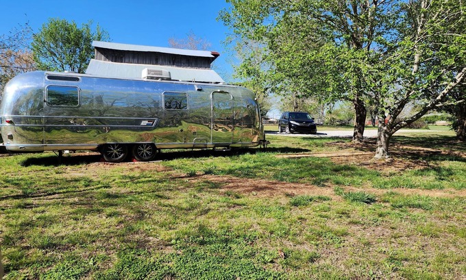 McMinnville Casa | Vintage Charm and Modern Comfort in a Renovated Airstream