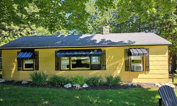 Alden Cabaña | Vintage Cottage on Clam Lake - Bring your Boat