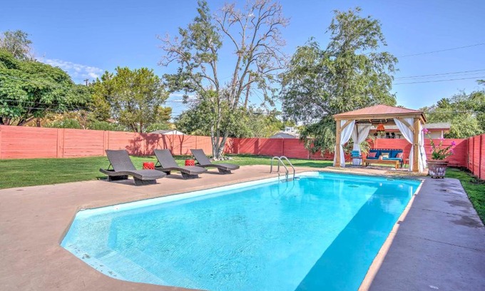 Las Vegas Casa | Vintage Las Vegas Oasis Less Than 3 Mi to the Strip!