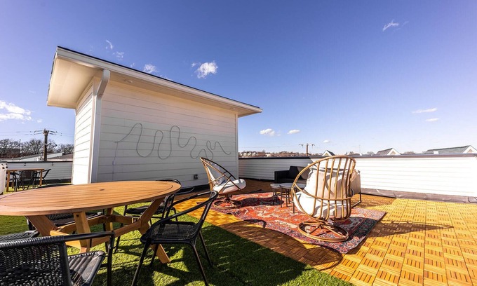 Whitebridge Casa | Vintage Nashville-Mins to Broadway-Private Rooftop