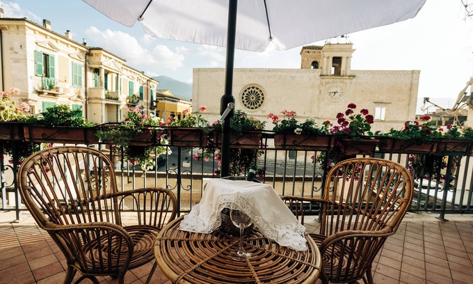 Sulmona Apartamento | Vintage-retro style Venus and Adonis apartment