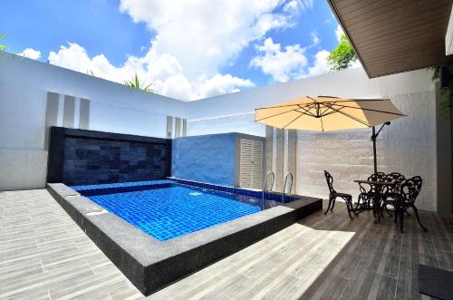 George Town Villa | Violet Luxury Service Villa