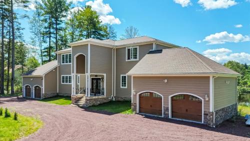 Blakeslee Casa | VIP Mansion Estate