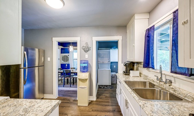 Visalia Cabaña | Visalia Vacation Rental Near Sequoia National Park