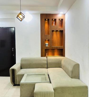 Greater Noida Apartamento | Visitor stop