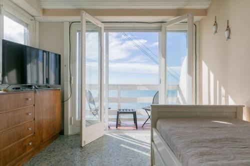 La Perla Apartamento | Vista al Mar con Cochera y Balcon en Pleno Centro