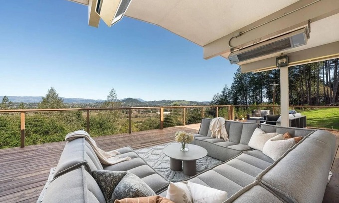 Healdsburg Casa | Vista Breathtaking View Estate, 5 min to Healdsburg Square, Sleeps 12, Pool, Spa
