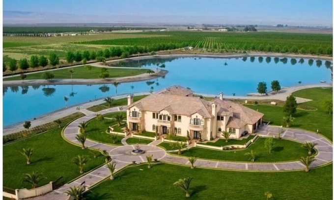 Pumpkin Center Casa | Vista Del Lago: Lake, Pool, Spa and more!