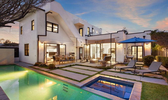 Beach Barber Tract Casa | Vista Del Mar by AvantStay | Stunning Spanish Inspired Home w/ Pool, Hot Tub