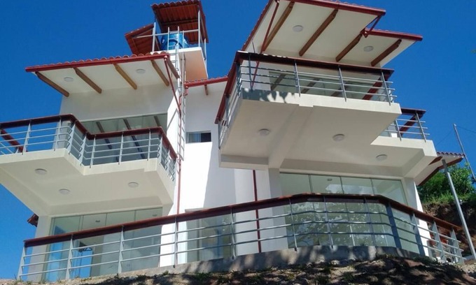La Banda de Shilcayo Casa | Vista escalera lodge