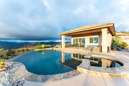 Ramona Casa | Vista Grande home