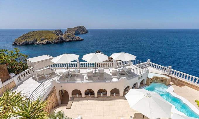 Santa Ponsa Villa | Vista Malgrat - Villa con maravillosas vistas sobre el mar