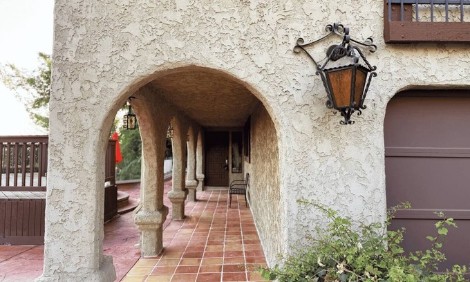 Bonita Casa | Vista Point Pomona: A Cozy Hilltop Retreat with Spanish Charm