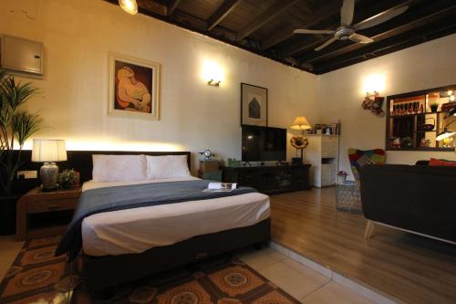 Kampung Jawa Casa | Vista Rio - Scenic River View, Walk to Jonker St