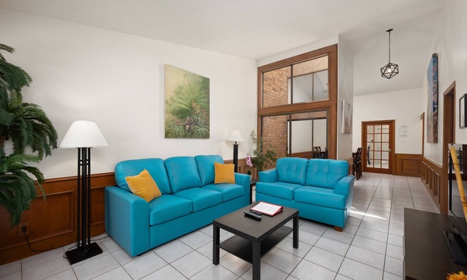 Brownsville Condominio | Vista Verde 102, acogedor de 2 dormitorios, 2 baños, garaje para 2 autos en Brownsville