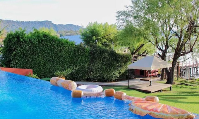 Coatepeque Villa | Suite Vista Verde, Villa Noelia, hermosa casa en el Lago de Coatepeque.