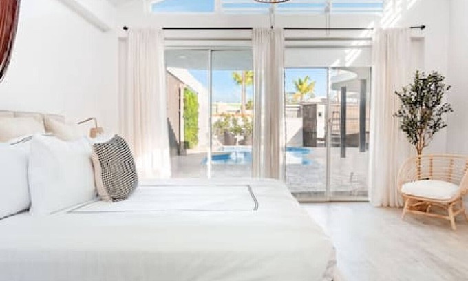 Sabana Abajo Casa | Vistamar Villa 5BDR Private Waterfront