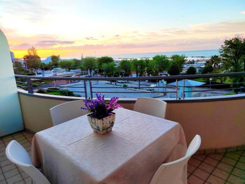 Cattolica Apartamento | VistaMare Bluemar - Living the Sea - 120mq
