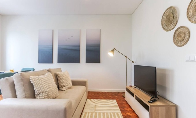 Linda-a-Velha Apartamento | Vita Portucale Ajuda Delight