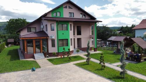 Valenii de Munte Casa | Viv House