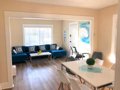 North Park Apartamento | Viva California - Cozy Home with Backyard Oasis, BBQ & Firepit