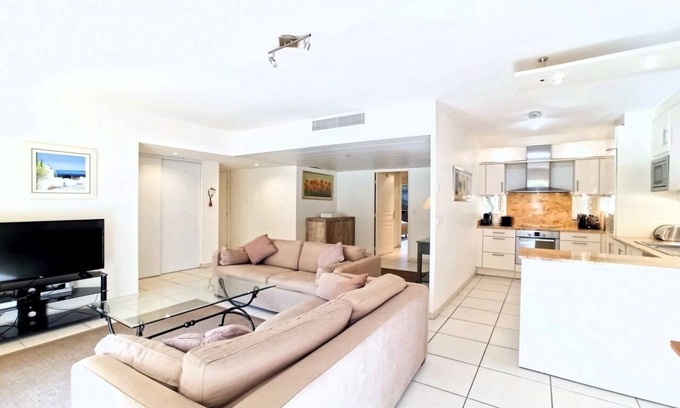 Cannes City Centre Apartamento | Viva Riviera 2 Bedrooms with 2 terraces and swimming pool