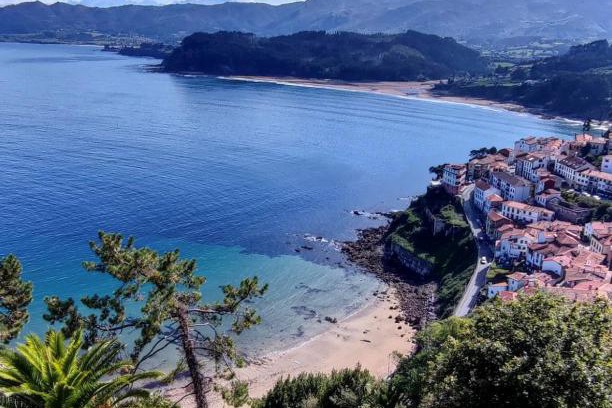 Lastres Casa | VIVIENDA VACACIONAL "EL CANXILÓN" Situada en Lastres - Zona Oriente de ASTURIAS - Casa independiente - Terraza con vistas al mar a 800 m de la playa