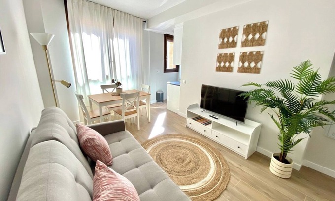 Tetuan Condominio | Free Parking - Brand new, design &lots of sunlight