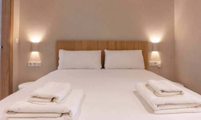 En Corts Apartamento | VLC HOST- Palau D