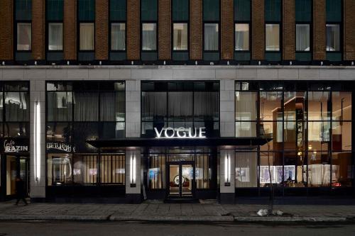 Downtown Montreal Hotel | Vogue Hotel Montreal Downtown, Curio Collection by Hilton