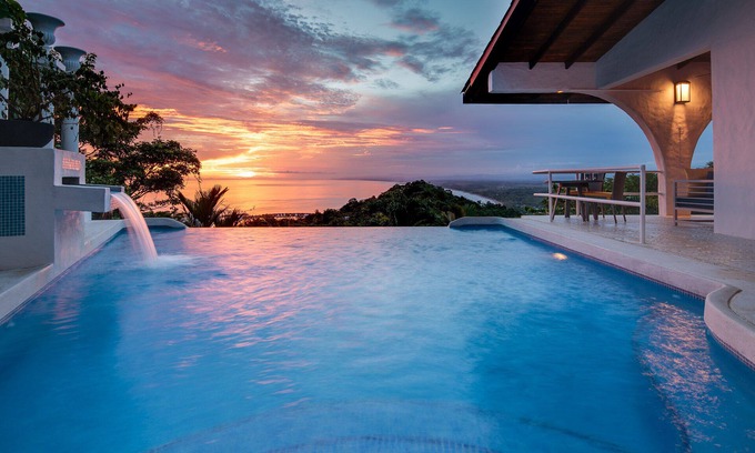 El Cerro Casa | Votada como la villa más romántica con piscina infinita privada con vista al mar