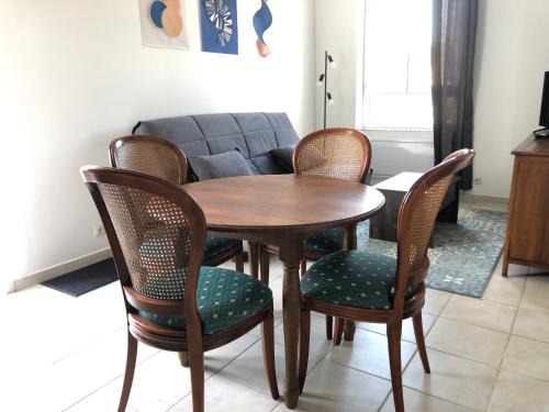 Aubigne-Racan Apartamento | Votre oasis de détente : Appartement flambant neuf, 1 chambre, 4 couchages à Aubigné-racan