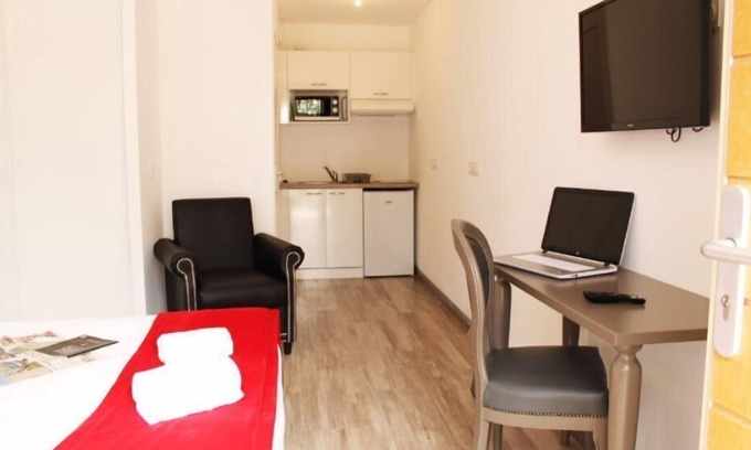 Eguilles Apartamento | Voyage au Coeur d'Aix av/ Accès Piscine+Terasse!