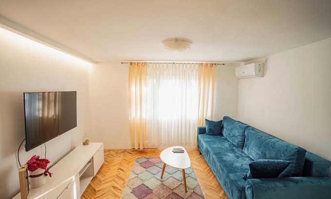 Zvezdara Casa | Oasis urbano un refugio forestal en el corazón de la ciudad