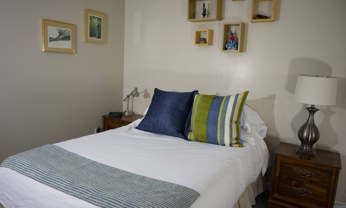 Sainte-Adele Apartamento | Vrbo Property