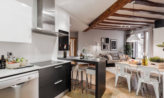 Old Town Apartamento | Vrbo Property