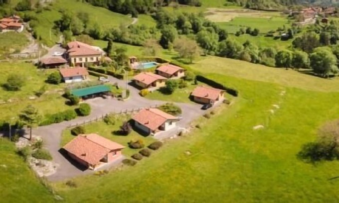 La Cueva Cabaña | Casa rural (alquiler íntegro) El Regueru para 15 personas