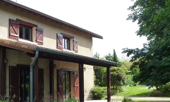 Ville-sous-Anjou Casa | Vrbo Property