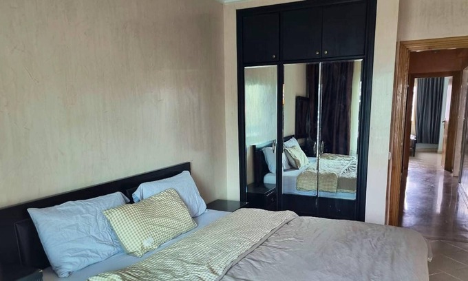 Belvedere Apartamento | Homerez - Apartamento a 10 km de la playa para 6 pers. con terraza en Casablanca