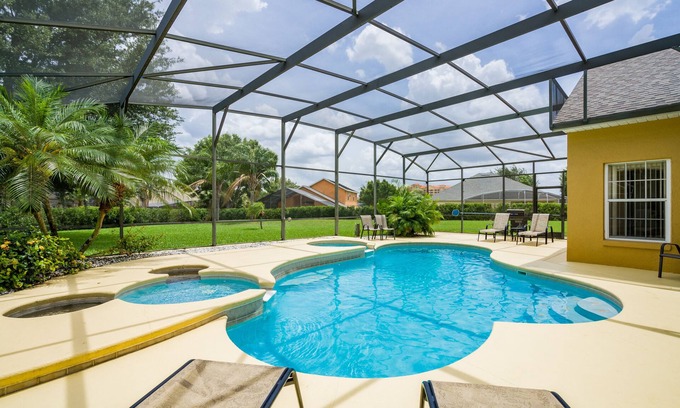 West Kissimmee Villa | ¡VRBO SE QUEDÓ AQUÍ! 2. 5 millas a Disney! Sala de cine Theatre, Mickey Private Pool!