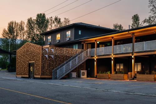 Revelstoke Hotel | VRGE Revelstoke